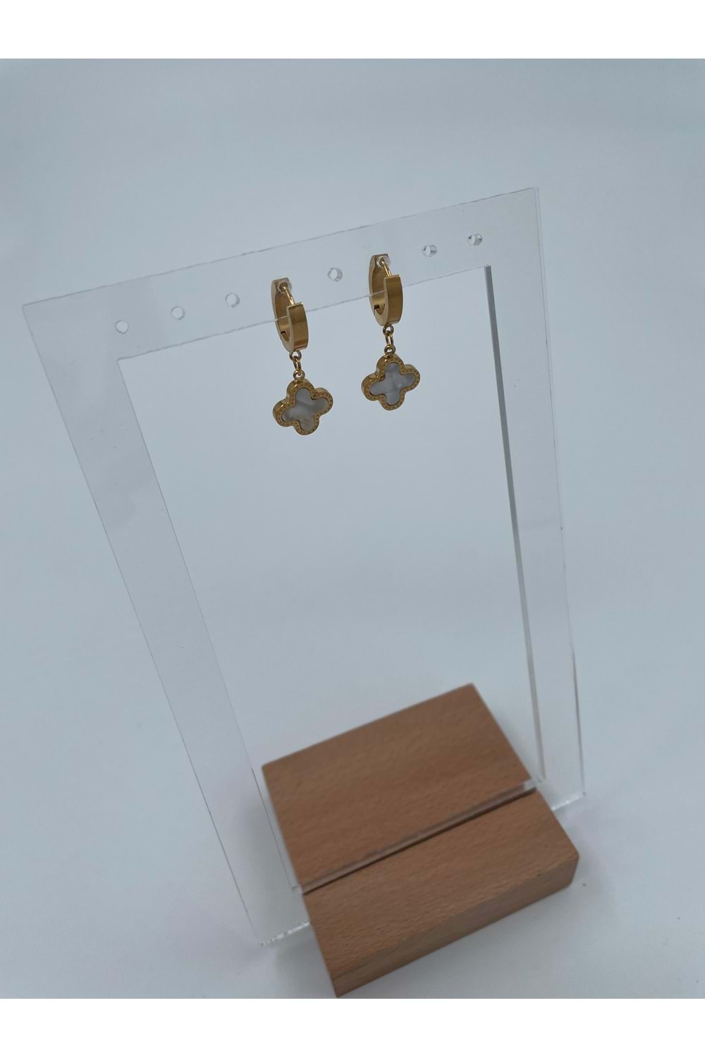 Xbaby Beyaz Dolgulu Yonca Gold Küpe