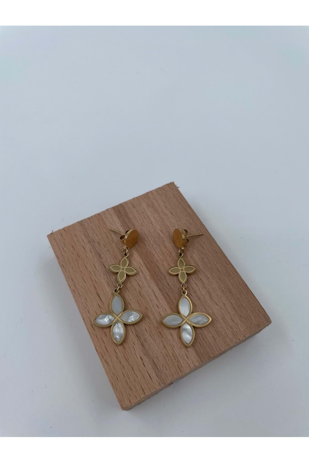 Xbaby Beyaz Dolgulu İkili Yonca Gold Küpe