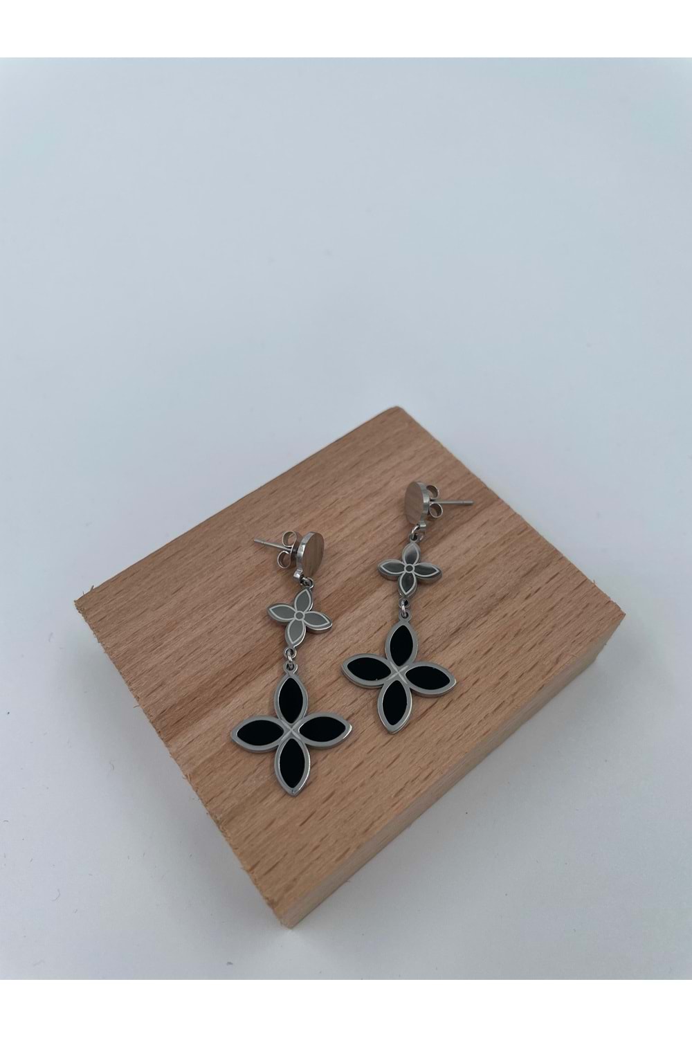 Xbaby Siyah Dolgulu İkili Yonca Gümüş Renk Küpe