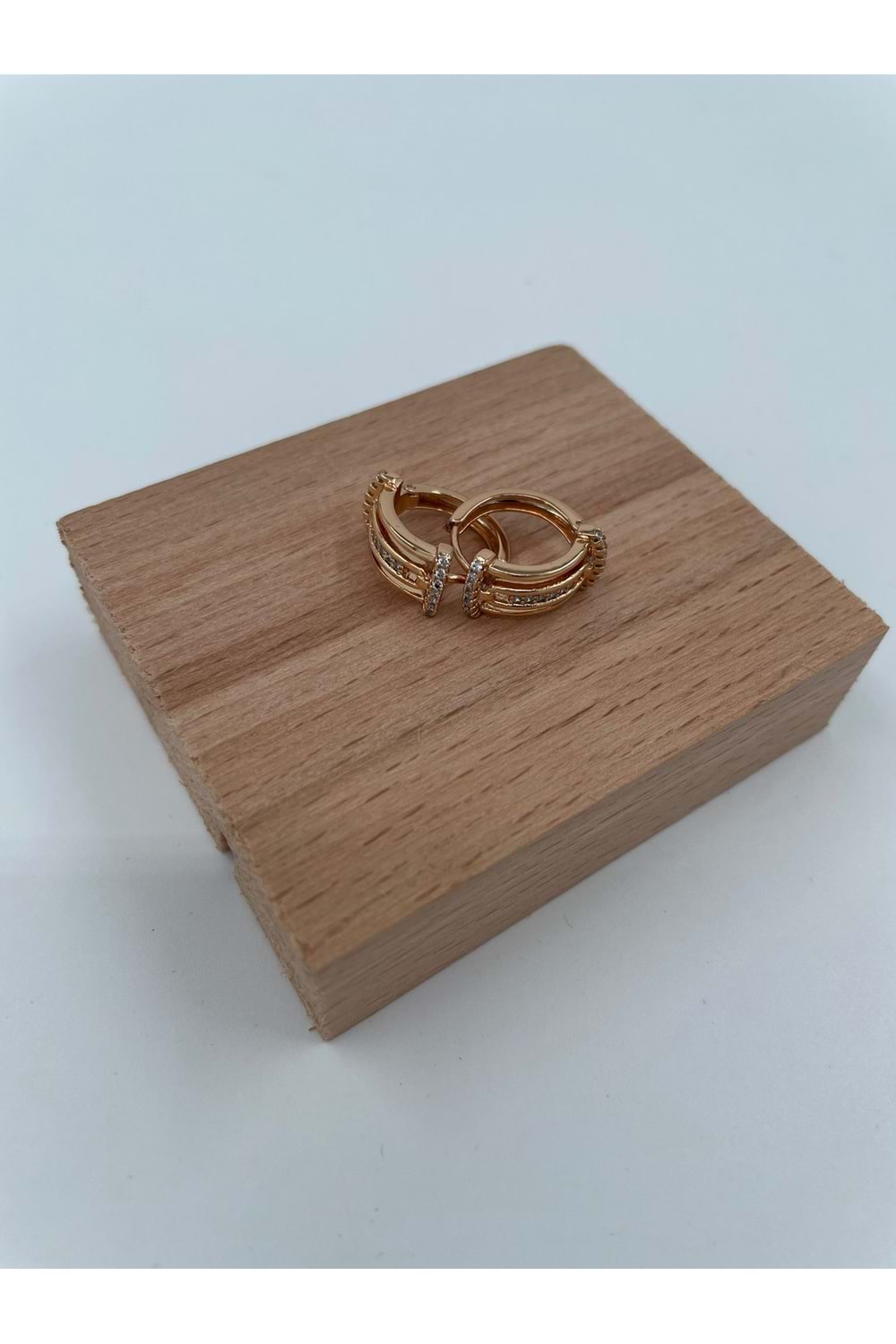 Xbaby Sıra Taşlı Çelik Halka Gold Küpe