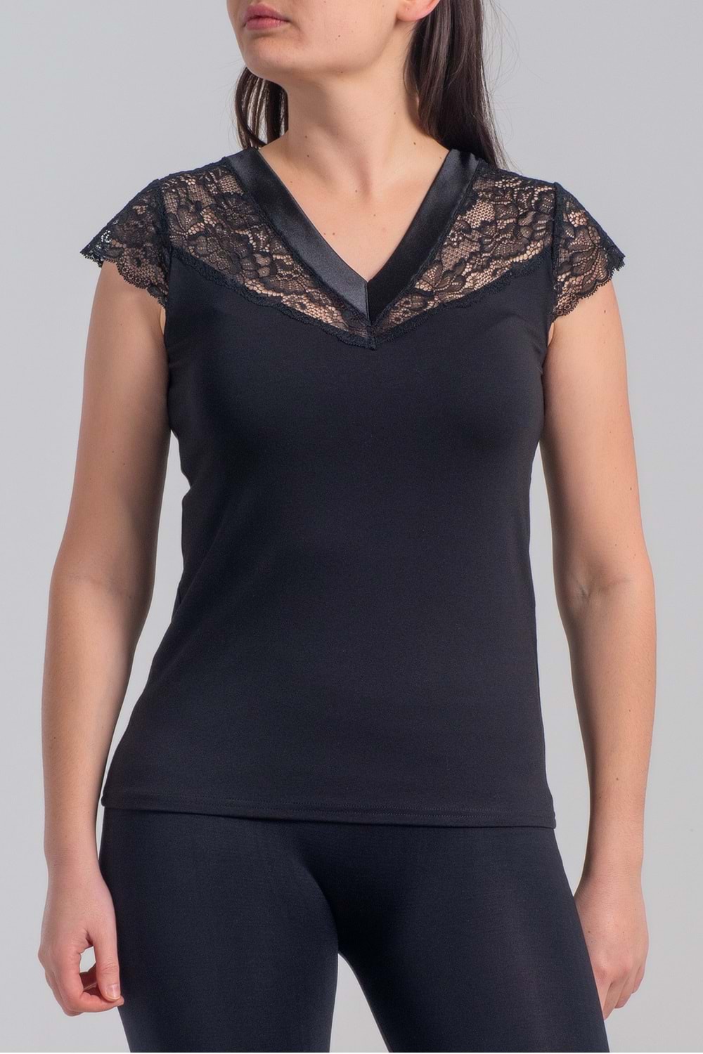 Belinay 8027 Kadın Likralı Dantelli V Yaka Body